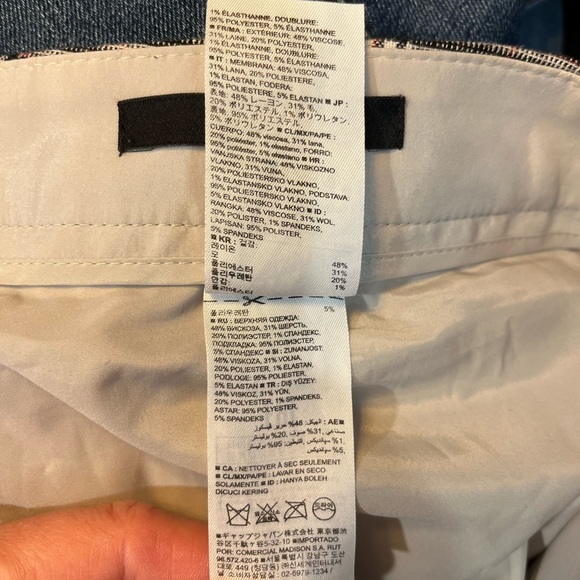 Wool like ankle length trouser pants. Cute buttons on leg. - Picture 4 of 6